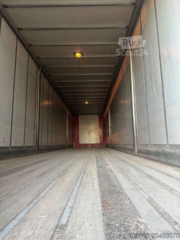 Sliding tarpaulins Pacton 3-ass schuifzeilen oplegger