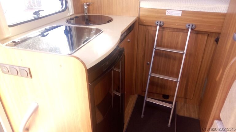 Autocaravana semi-integrada Carado T 132