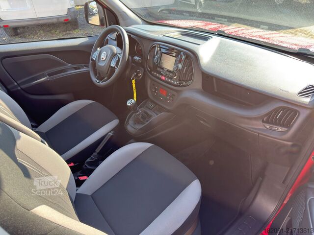 Minibuss FIAT Doblo Cargo Kombi Maxi XL SX M1 1.6 Multij