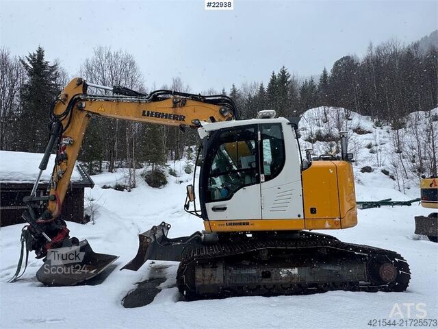 Excavadora sobre orugas Liebherr R914 Compact crawler excavator with VA boom, 2 buc