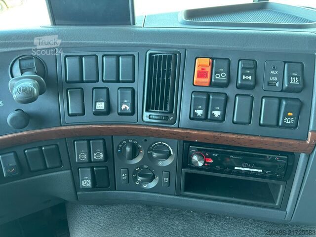 Porszívóautó Volvo FM 500 6x2*4 Simon Moos tank 12500 l ( 11500+10...