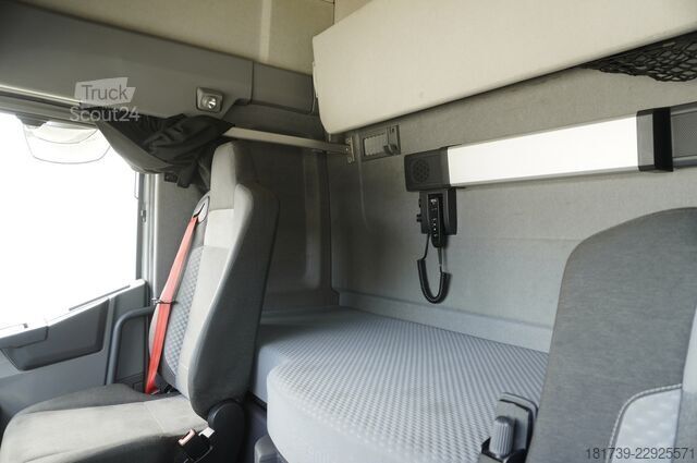 Autocamion pentru transport bușteni Renault K520 DE13 6x6 / 80 tho. km! / 78 t