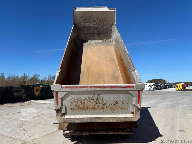 Savivartis Scania R 520 8x4 RETARDER / FULL STEEL / BOX L=5582 mm