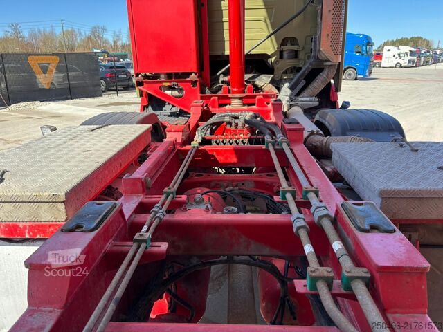 Savivartis Scania R 520 8x4 RETARDER / FULL STEEL / BOX L=5582 mm