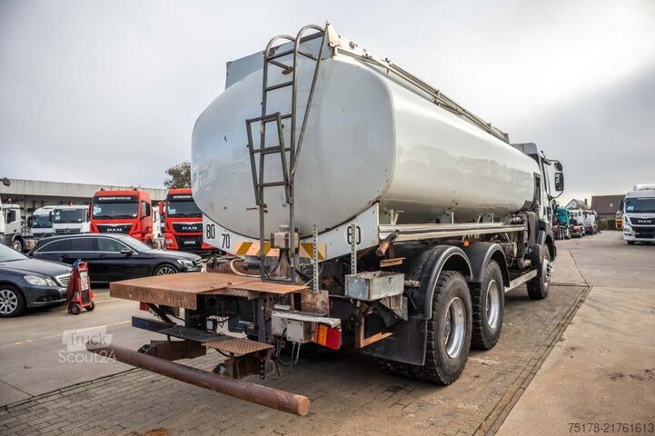 Camion-citerne RENAULT KERAX 370-6X4+16000L/5COMP