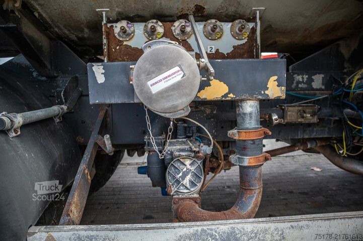 Camion-citerne RENAULT KERAX 370-6X4+16000L/5COMP