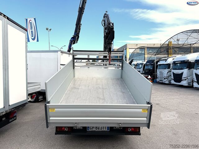 Vrachtwagen met kraanopbouw Iveco Daily 35c180