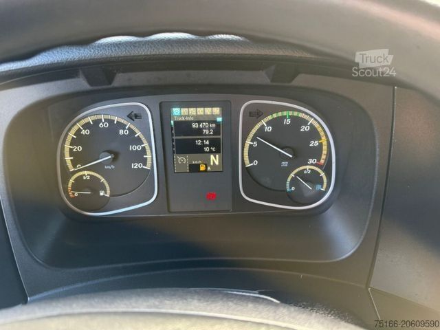 Camion bâché MERCEDES-BENZ ATEGO 818 L Getränke-FZG 4,40 m*AHK*Diff-Sperre