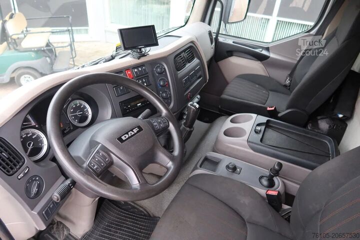 Vrachtwagen met kraan DAF LF 260 Openwagen+ Kraan Fassi F85 B023+ Radio c...