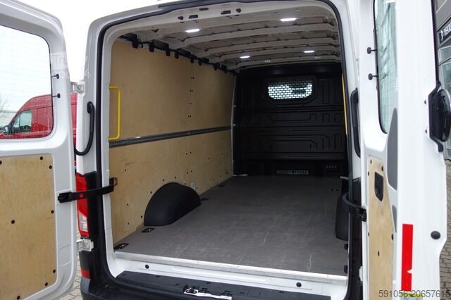 Panelinis furgonas Volkswagen Crafter 35 Kasten 4Mot L2H1 LED/STDHZG/AHK/KAM