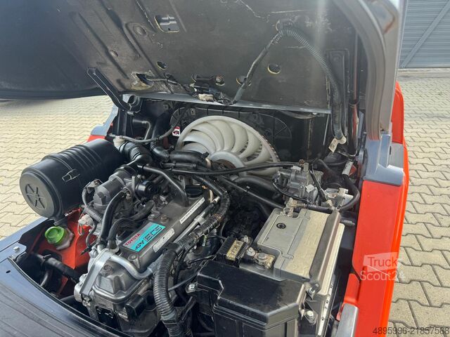 رافعة شوكية Toyota 06-8FGF30 / Triplex / 2021 year