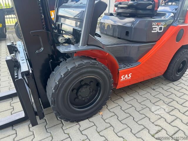 رافعة شوكية Toyota 06-8FGF30 / Triplex / 2021 year