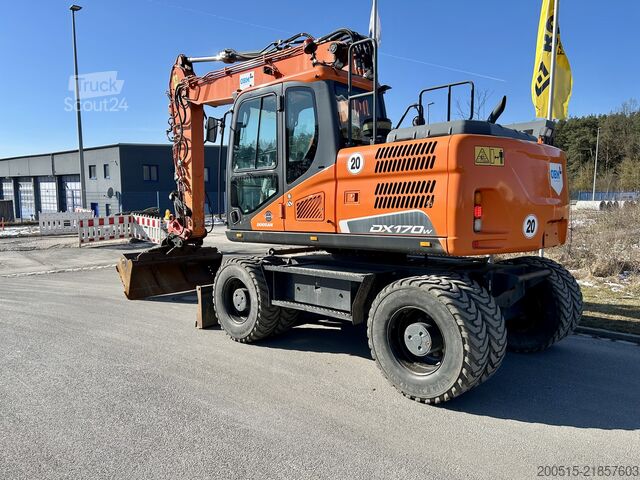 Excavator pe roți Doosan DX170W-5