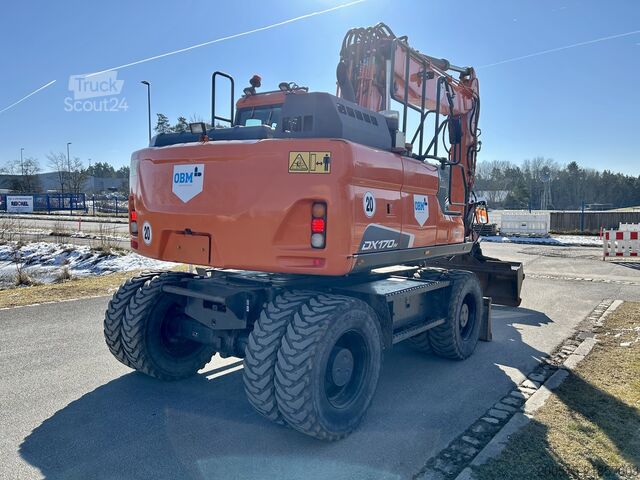 Excavator pe roți Doosan DX170W-5