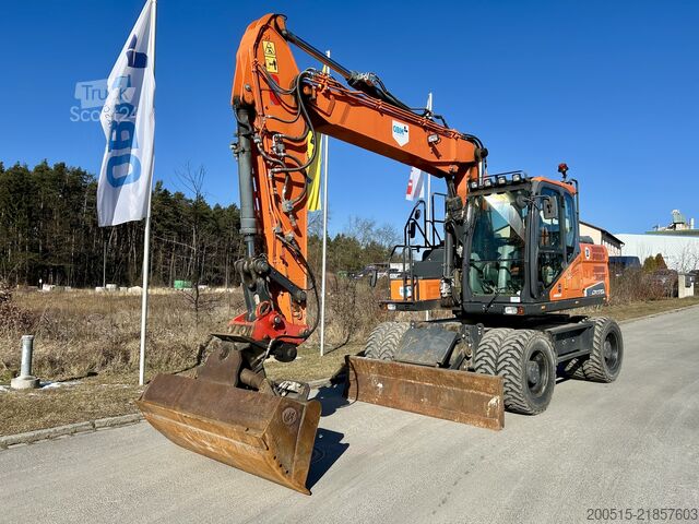 Excavator pe roți Doosan DX170W-5