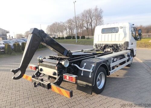 камион с кука за контейнери Fuso Canter 9C18 Abrollkipper