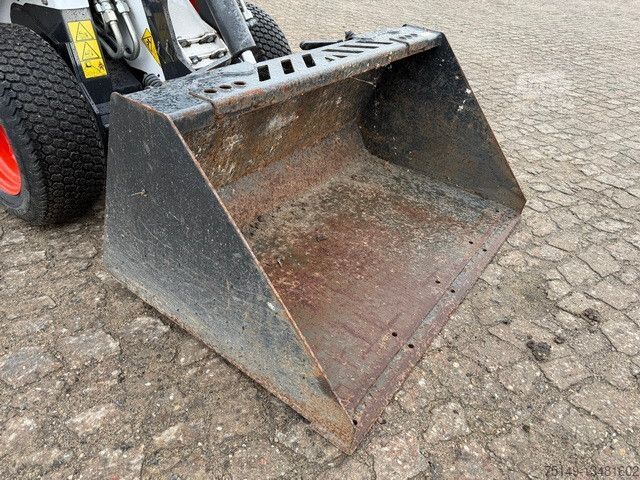 Radlader BOBCAT L28, Neuwertiger Zustand, S.W.S., Schaufel