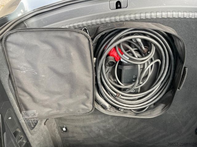 Mikroautobuss AUDI A6 55 TFSI e Avant Quattro S-Line * PANO*MATRIX