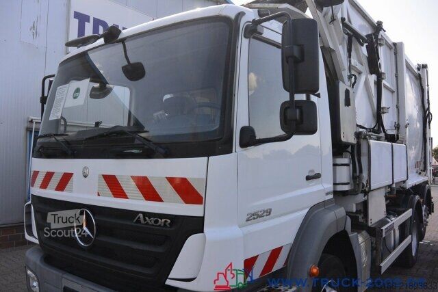 شاحنة جمع القمامة Mercedes-Benz Axor 2529 Faun Überkopf Frontlader 25 m³ 1.Hand