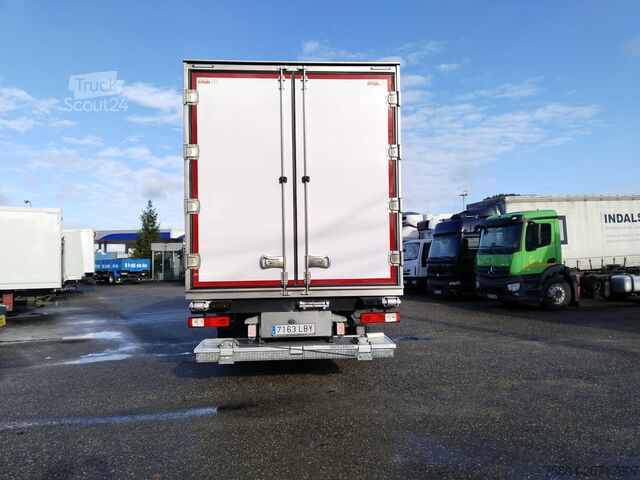 Camion refrigerato Renault D 26 WIDE