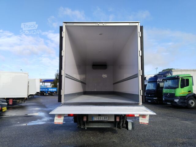 Camion refrigerato Renault D 26 WIDE