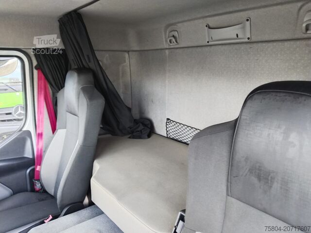 Camion refrigerato Renault D 26 WIDE