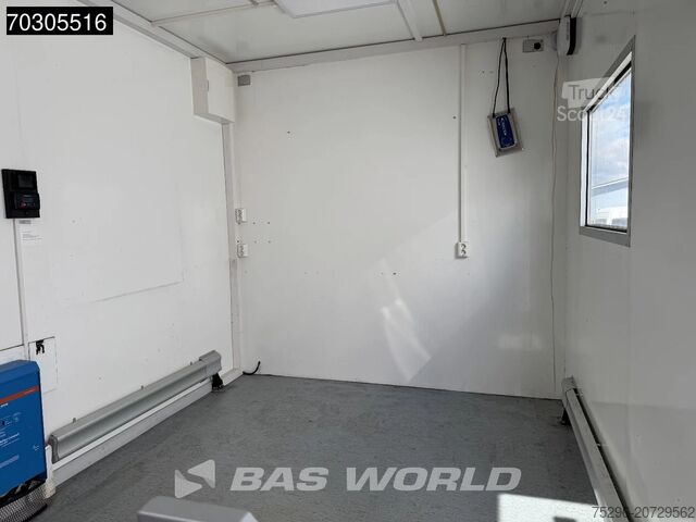 Koffer Volvo FL 250 4X2 14tonner Automatic Exhibition truck ...