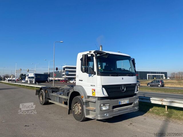 Шаси с кабина MercedesBenz AXOR 1829 4x2 chassis cab