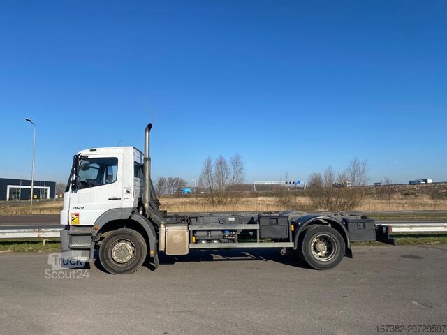Шаси с кабина MercedesBenz AXOR 1829 4x2 chassis cab