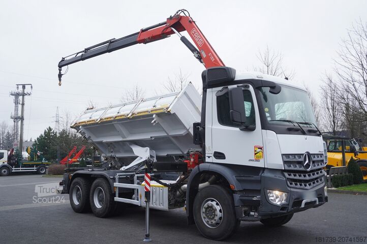 διπλόπλευρο ανατρεπόμενο φορτηγό Mercedes-Benz Arocs 2636 6x4 / 2-way tipper / Fassi