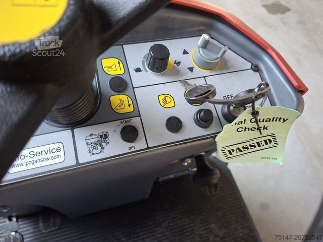 Οι υπολοιποι IPC 1250E Gansow Aufsitzkehrmaschine NEU 0h Bj15