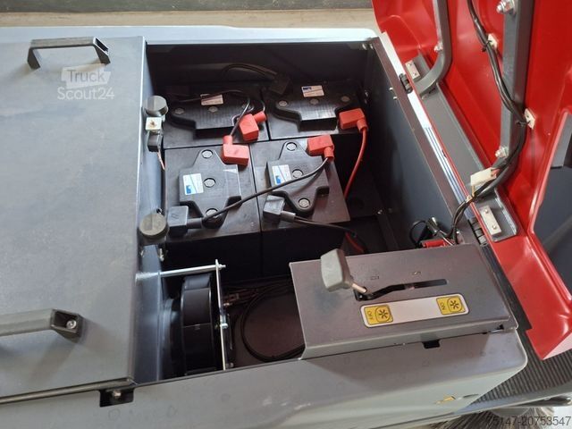 Οι υπολοιποι IPC 1250E Gansow Aufsitzkehrmaschine NEU 0h Bj15