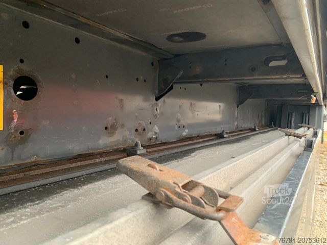 Auflieger mit Pritsche & Plane KRONE Standard_ FerryLashing_Palettenk_ SAF_ Liftachse