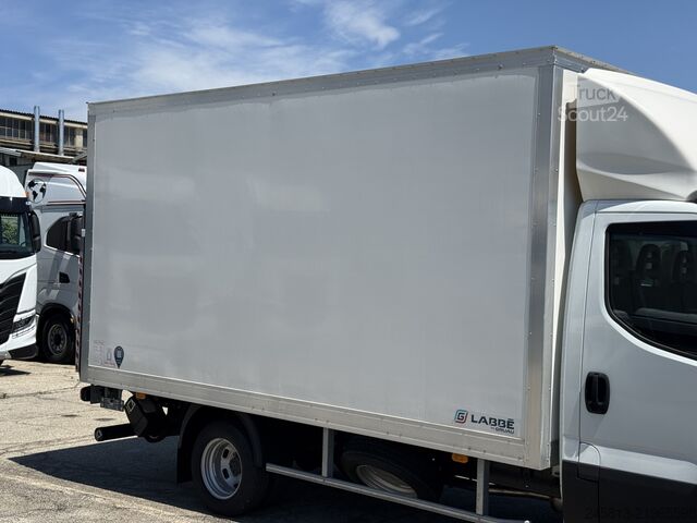 شاحنة بانل Iveco daily 35-160