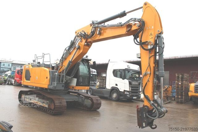 Rupsgraver LIEBHERR R924 LC VERSTELLAUSLEGER Nr.: 130