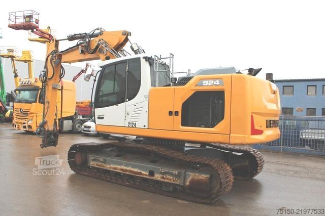 Rupsgraver LIEBHERR R924 LC VERSTELLAUSLEGER Nr.: 130