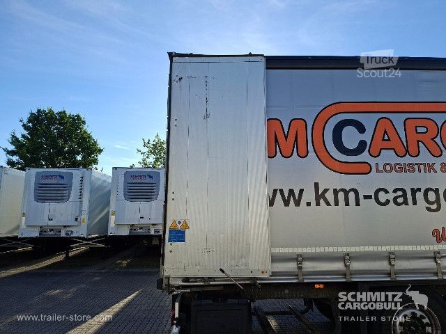 Відкритий напівпричіп з тентом Schmitz Cargobull Curtainsider Standard Getränke