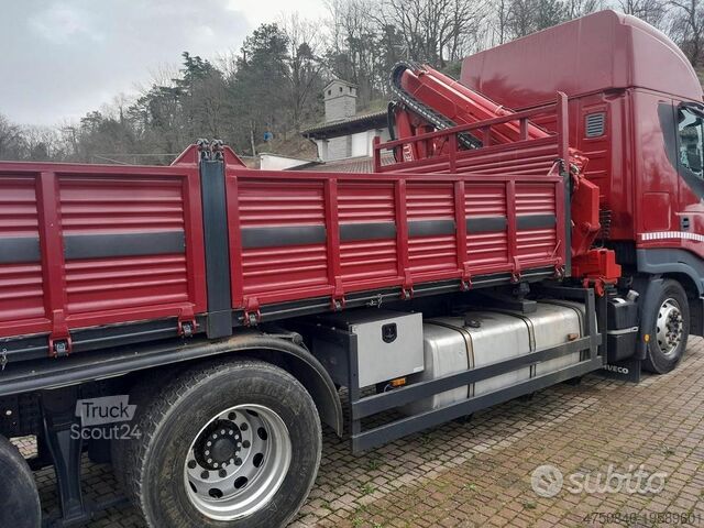 Iveco Stralis 420 volquete con grúa y jib Iveco Stralis 420