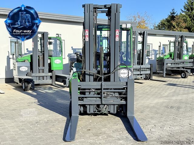 Carrello elevatore a 4 direzioni Combilift C2500CB DIESEL TRIPLEX 6000 POSITIONER