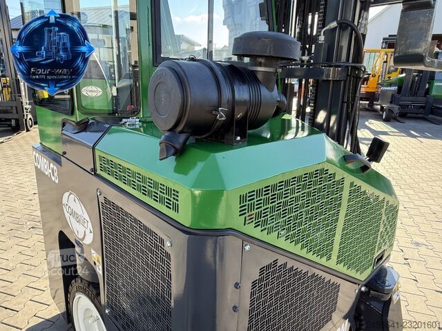 Carrello elevatore a 4 direzioni Combilift C2500CB DIESEL TRIPLEX 6000 POSITIONER