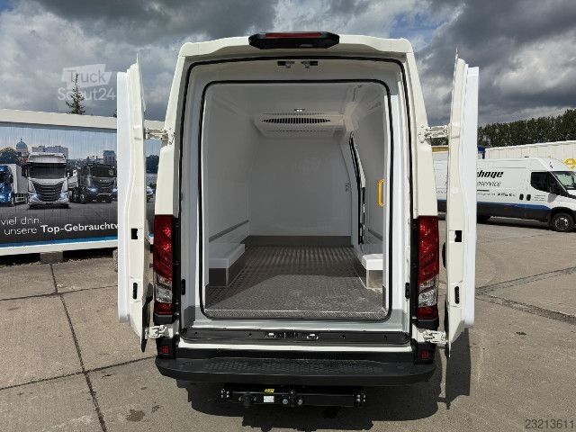 Autoutilitară frigorifică IVECO 38S14E V Kühlausbau / ACC / LED / RFK / AHK