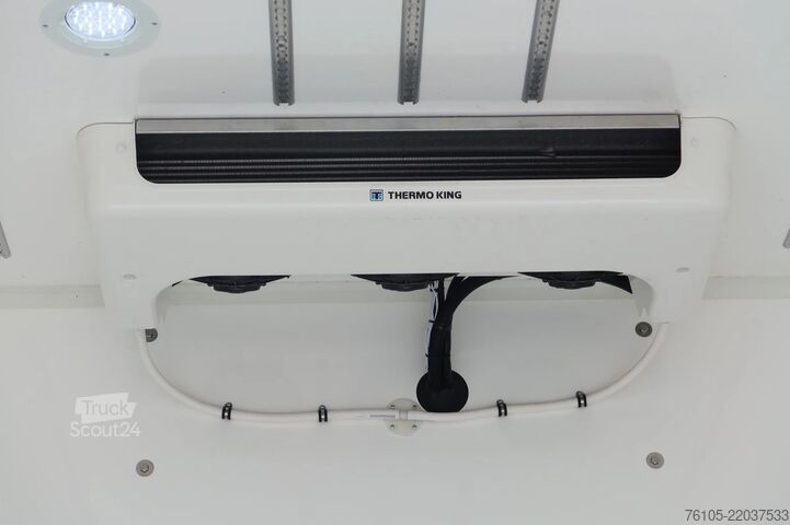 Gekoeld/bevroren transport FUSO Canter 9 C 18 Thermoking V500 Max+ Palfinger 15...