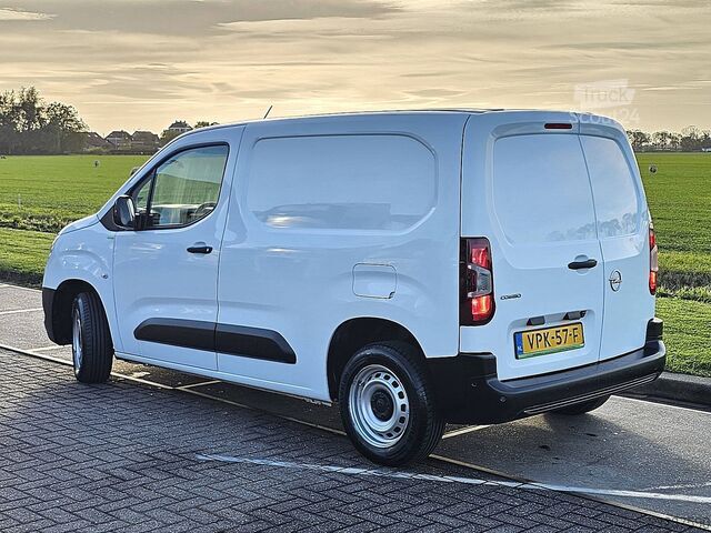 OPEL COMBO 1.5, klimatska naprava, navigacija, stranska vrata, parkirni senzorji OPEL COMBO 1.5 airco, navi, zijdeur, pdc