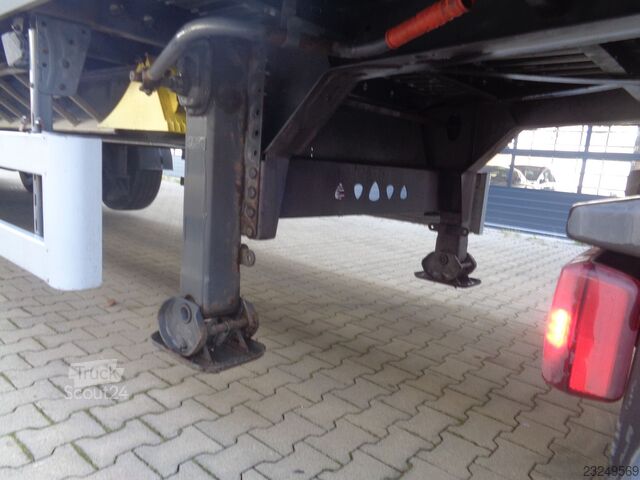 Mozgópadlós félpótkocsi REISCH RSBS-3-13 92 cbm Elektr. Verdeck Liftachse