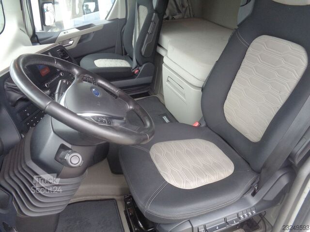 Стандартен влекач FORD F-Max 500 ZF-Intarder 2 x Tank ACC