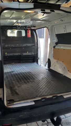 Hosszú dobozos pótkocsi Toyota Pro Ace 2,0 D-4D 120 L2 Lang