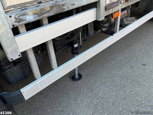 Autokrāna kravas automašīna Renault D 180 Hiab 3,8 Tonmeter Euro 6 Just 178.017 km!