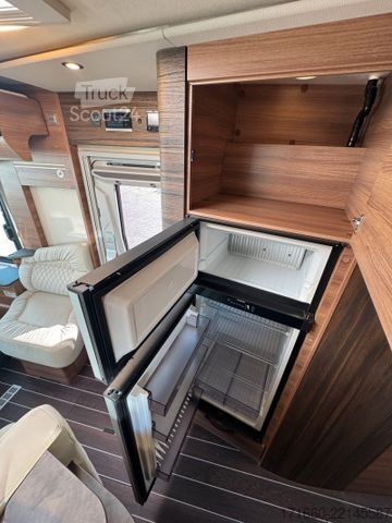 Integrētais kemperis KNAUS Sun i 700 LEG