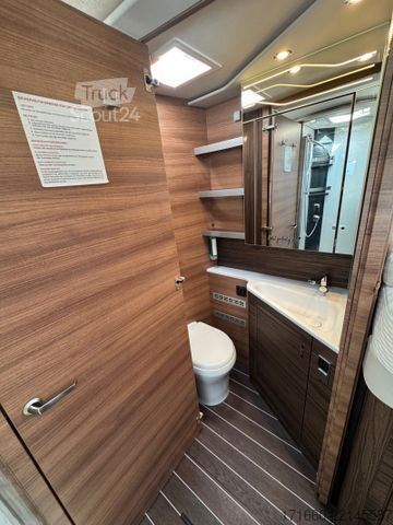 Integrētais kemperis KNAUS Sun i 700 LEG