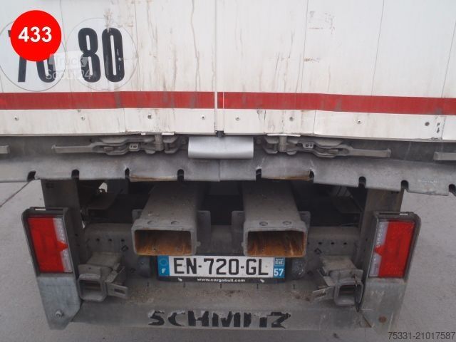 Auflieger mit Pritsche & Plane SCHMITZ CARGOBULL KOOIAAP MOFFETT ADR STAPLERHALTERUNG